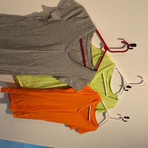 a.n.a. V neck tshirts